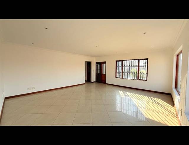4 BEDROOM TOWNHOUSE FOR SALE IN BARBEQUE DOWNS